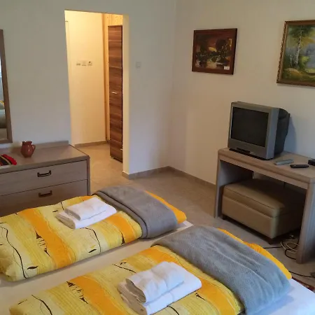 Motel Diofa Ettrerem Es Panzio Szekszárd