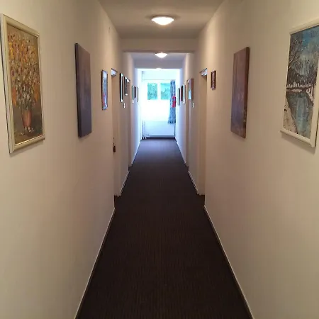 Diofa Ettrerem Es Panzio Motel