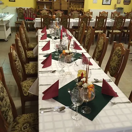 Motel Diofa Ettrerem Es Panzio Szekszárd